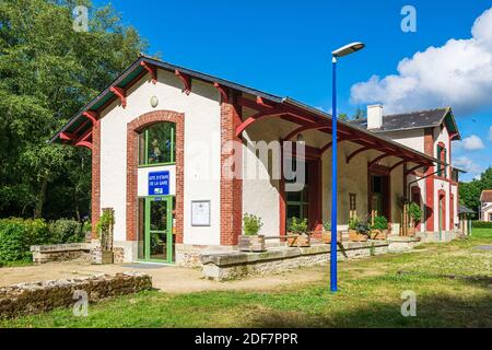 France, Finistère, Parc naturel régional de l'Armorique, Scrignac, la Gare Guest-House le long de la voie verte Morlaix-Carhaix (Velodiss?e - EuroVelo 1) Banque D'Images