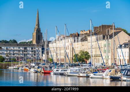 France, Ille-et-Vilaine, Redon, le port de plaisance entre la Vilaine et le Canal de Nantes à Brest Banque D'Images