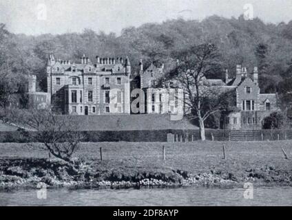 Photographie ancienne d'Abbotsford la demeure extraordinaire du romancier du XIXe siècle qui a popularisé le tartan et sauvé le billet de banque écossais. Banque D'Images