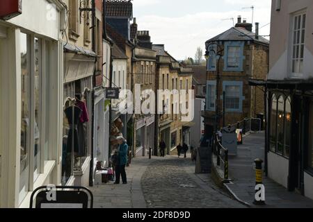 Catherine Hill une rue étroite et raide avec beaucoup de petits commerçants indépendants à Frome, Somerset.UK Banque D'Images