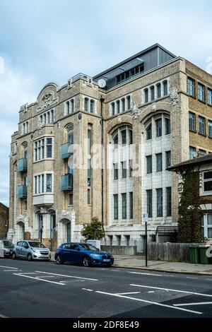 Ancien YMCA et département d'art de l'Université de Londres est à Greengate House, Plaistow, est de Londres étant un bâtiment art déco maintenant converti en appartements. Banque D'Images