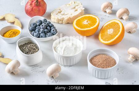 Assortiment d'aliments stimulant le système immunitaire Banque D'Images