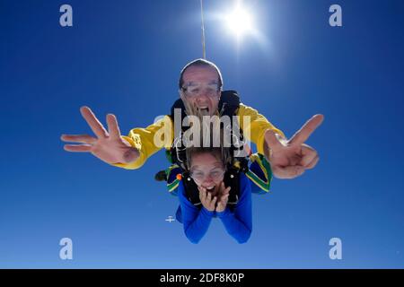 Sky Dive tandem bonheur Banque D'Images