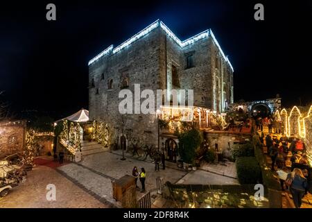 Marché traditionnel de Noël dans le château médiéval de Limatola, Campanie, Italie. Banque D'Images