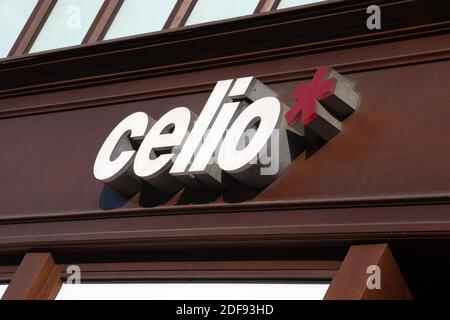 Une enseigne de Celio à Paris, le 9 avril 2020 à Paris, France. Photo de David Niviere/ABACAPRESS.COM Banque D'Images