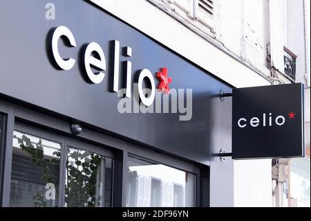 Une enseigne de Celio le 14 avril 2020 à Paris, France. Photo de David Niviere/ABACAPRESS.COM Banque D'Images