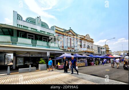 Scène de rue lors d'une journée de marché à Adelaide Street, Maryborough, Sunshine Coast, Queensland, Queensland, Queensland, Australie Banque D'Images