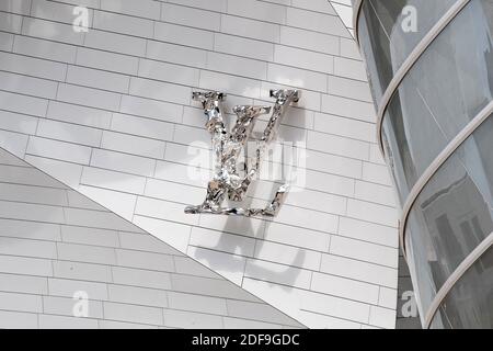 Vue générale de la Fondation Louis Vuitton le 27 avril 2020 à Paris, France. Photo de David Niviere/ABACAPRESS.COM Banque D'Images