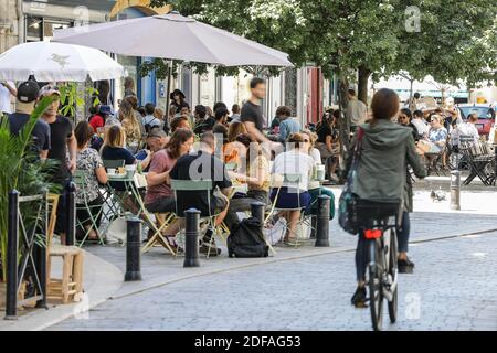 Après la fermeture des restaurants et du bar pendant la période de confinement liée au covid-19, le nouveau coronavirus. Les bars et les restaurants ont été autorisés à rouvrir le mardi 2 juin 2020. À Bordeaux, France. Photo de Thibaud Moritz/ABACAPRESS.COM Banque D'Images