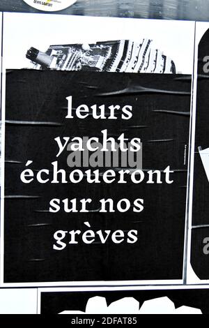 Affiche collée sur le mur de Paris pour une démonstration à l'intention des travailleurs de la santé le 16 juin. Les travailleurs de la santé ont prévu une importante mobilisation le 16 juin 2020 pour faire avancer toutes leurs demandes. Paris, France, le 11 juin 2020. Photo par Karim ait Adjedjou/avenir Pictures/ABACAPRESS.COM Banque D'Images