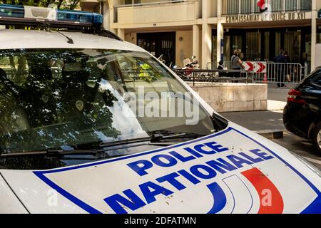 Rien ne se passe près du commissariat de police dans le 16ème arrondissement de Paris, France, le 11 juin 2020. Une action symbolique attendue n'a pas eu lieu sur tous les postes de police français, comme l'ont demandé certains syndicats de protester contre les déclarations de racisme à l'encontre de la police française. Photo par Ammar Abd Rabbo/ABACAPRESS.COM Banque D'Images