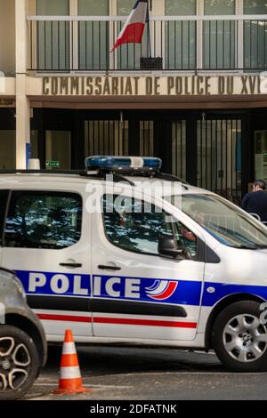 Rien ne se passe près du commissariat de police dans le 16ème arrondissement de Paris, France, le 11 juin 2020. Une action symbolique attendue n'a pas eu lieu sur tous les postes de police français, comme l'ont demandé certains syndicats de protester contre les déclarations de racisme à l'encontre de la police française. Photo par Ammar Abd Rabbo/ABACAPRESS.COM Banque D'Images