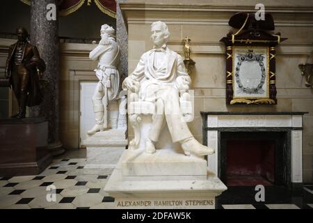 La statue d'Alexander Hamilton Stephens est vue sur Capitol Hill à Washington le 12 juin 2020. Stephens était le vice-président des États confédérés. La Présidente de la Chambre des États-Unis Nancy Pelosi a exhorté le Congrès mercredi à retirer 11 statues confédérées du Capitole des États-Unis. Photo de Yuri Gripas/ABACAPRESS.COM Banque D'Images