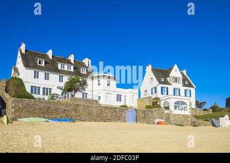 France, Finistère, Carantec le long du sentier de randonnée GR 34 ou du sentier des douanes, plage GR?ve Blanche Banque D'Images