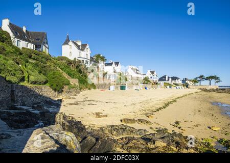 France, Finistère, Carantec le long du sentier de randonnée GR 34 ou du sentier des douanes, plage GR?ve Blanche Banque D'Images
