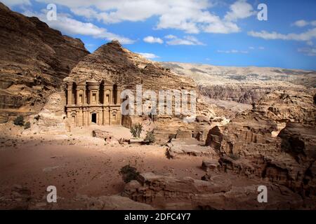 Jordanie, Pétra, monastère (alias al-Deir ou ad-Dayr en arabe) Banque D'Images