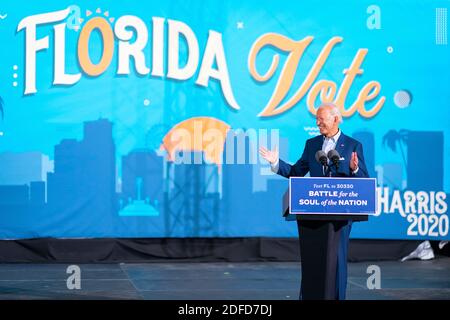 TAMPA, Floride, États-Unis - 29 octobre 2020 - Joe Biden, président de la démocratie américaine, à l'occasion d'un rassemblement au champ de foire de l'État de Floride - Tampa, Floride - 29 octobre 2020 - Banque D'Images