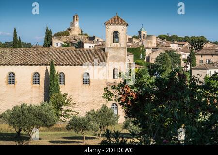 Vue générale du Lourmarin, Provence, France, Europe. Banque D'Images