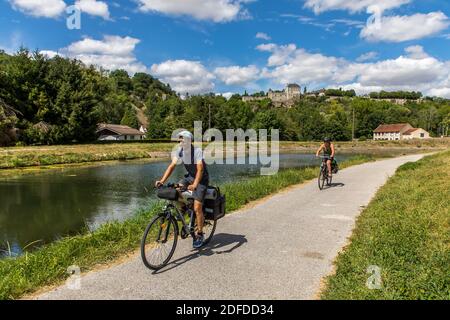 CANAL DU NIVERNAIS, MAILLY LE CHÂTEAU, YONNE, BOURGOGNE, FRANCE Banque D'Images