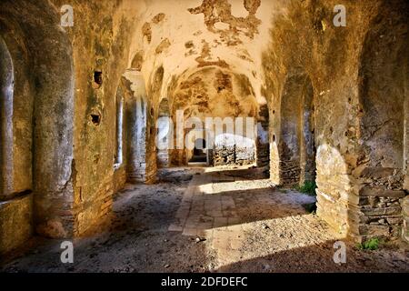 Vue de l'intérieur de l'ancien « tri » jésuite (résidence estivale des moines jésuites), à Kalamitsia, île de Naxos, Cyclades, Grèce Banque D'Images