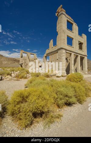 Ville fantôme rhyolite, comté de Nye, Nevada, États-Unis Banque D'Images