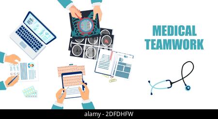 Vecteur d'un groupe de médecins travaillant sur le bureau en tant que une équipe sur le diagnostic et le traitement du patient Illustration de Vecteur