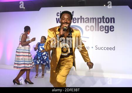 Donchez Dacres les Britains ont obtenu talent finaliste dans sa ville natale de Wolverhampton au City of Wolverhampton College 2018 Banque D'Images