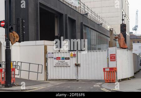 Chantier de construction de la gare ferroviaire de Tottenham court Road sur Oxford Street. Londres Banque D'Images