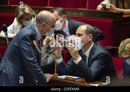 Le ministre de l'éducation, de la jeunesse et des sports Jean-Michel Blanquer et le PM Jean Castex lors d'une session de questions au gouvernement au Palais Bourbon, siège de l'Assemblée nationale française à Paris, France, le 8 juillet 2020. Photo par Eliot Blondt/ABACAPRESS.COM Banque D'Images