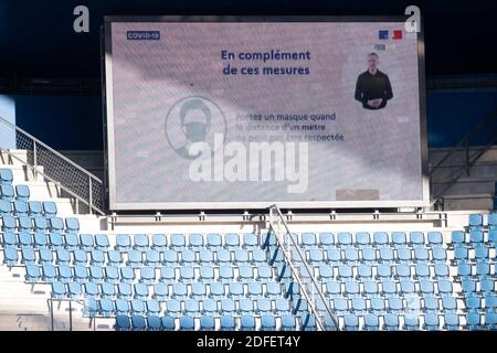 Les panneaux de distanciation sociale indiquent des informations de sécurité lors du match amical entre le Havre Athletic Club et Paris Saint-Germain (PSG) au stade Ocean, le 12 juillet 2020, au Havre, en France. Photo de David Niviere / ABACAPRESS.COM Banque D'Images