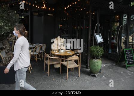 Atmosphère dans les rues de Paris à Saint Germain des Prés, la Brasserie le Choupinet près du jardin du Luxembourg, à Paris, France, le 20 juillet 2020. Photo de Denis Guignebourg/ABACAPRESS.COM Banque D'Images