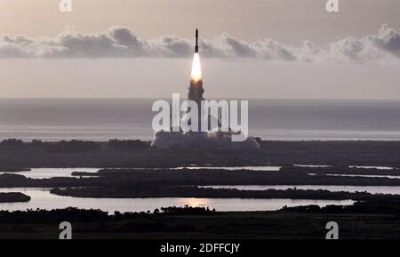 PAS DE FILM, PAS DE VIDÉO, PAS de télévision, PAS DE DOCUMENTAIRE - la fusée Atlas 5 de l'United Launch Alliance transportant le rover Mars2020 se lève du Launch Complex 41 à la station aérienne de Cape Canaveral, FL, USA, le jeudi 30 juillet 2020.photo de Joe Burbank/Sentinel Orlando/TNS/ABACAPRESS.COM Banque D'Images