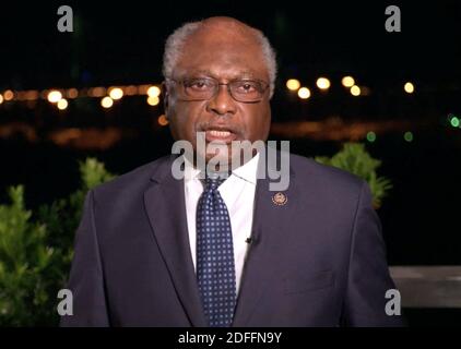 Dans cette image du flux vidéo de la convention nationale démocratique, James Clyburn, adjoint démocrate à la Chambre des États-Unis, fait des remarques sur la première nuit de la convention le lundi 17 août 2020. Photo de la Convention nationale démocratique via CNP/ABACAPRESS.COM Banque D'Images