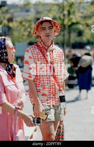 Street style, Yu Malui arrivée au spectacle Helmstedt Spring Summer 2021, tenu à Kongens Nytorv, Copenhague, Danemark, le 12 août 2020. Photo de Marie-Paola Bertrand-Hillion/ABACAPRESS.COM Banque D'Images