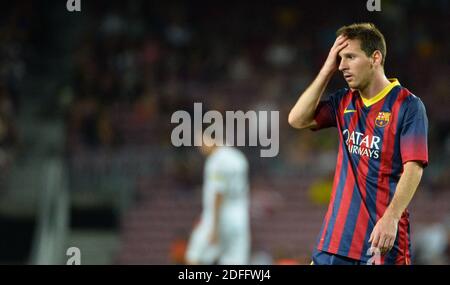Photo du fichier - Lionel Messi du FC Barcelone lors d'un match de football amical, le FC Barcelone contre Santos au camp de Nou à Barcelone, Espagne, le 2 août 2013. La star Argentine du football Lionel Messi a envoyé une lettre à Barcelone pour l'informer qu'il veut quitter l'équipe. Après l'humiliante défaite de la partie catalane en 8-2 par le Bayern Munich en quarts de finale de la Ligue des Champions, le président du club Josep Maria Bartomeu a déclaré à Barca TV : « si a dit plusieurs fois qu'il voulait terminer sa carrière chez Barca. En juillet 2017, Barcelone et Messi ont annoncé une prolongation de contrat qui permettrait à Messi de rester avec l'équipe jusqu'à Banque D'Images