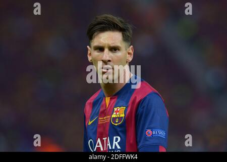 Photo du fichier - Lionel Messi de Barcelone pendant le match de football final de la Ligue des champions, Barcelone contre Juventus à Berlin, Allemagne, le 6 juin 2015. Barcelone a gagné 3-1. La star Argentine du football Lionel Messi a envoyé une lettre à Barcelone pour l'informer qu'il veut quitter l'équipe. Après l'humiliante défaite de la partie catalane en 8-2 par le Bayern Munich en quarts de finale de la Ligue des Champions, le président du club Josep Maria Bartomeu a déclaré à Barca TV : « si a dit plusieurs fois qu'il voulait terminer sa carrière chez Barca. En juillet 2017, Barcelone et Messi ont annoncé une prolongation de contrat qui permettrait à Messi de rester Banque D'Images