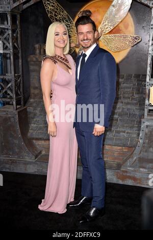 Photo du dossier datée du 21 août 2019 de Katy Perry et Orlando Bloom assistent à la première de la « Carnival Row » d'Amazon à Los Angeles, CA, États-Unis. Katy Perry et Orlando Bloom ont accueilli leur nouveau bébé, une fille nommée Daisy Dove Bloom. Le couple a annoncé l'arrivée de leur fille via l'UNICEF, Perry et Bloom sont des ambassadeurs de bonne volonté pour la charité, partageant une image en noir et blanc de leur petit tenant le doigt de son papa pendant que Perry se tenait au poignet du nouveau-né. Photo de Lionel Hahn/ABACAPRESS.COM Banque D'Images