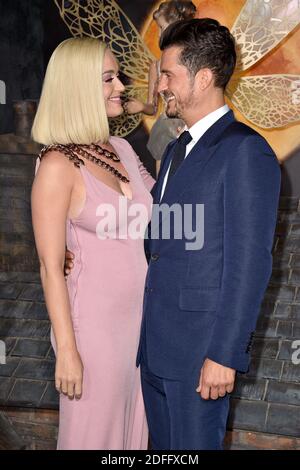 Photo du dossier datée du 21 août 2019 de Katy Perry et Orlando Bloom assistent à la première de la « Carnival Row » d'Amazon à Los Angeles, CA, États-Unis. Katy Perry et Orlando Bloom ont accueilli leur nouveau bébé, une fille nommée Daisy Dove Bloom. Le couple a annoncé l'arrivée de leur fille via l'UNICEF, Perry et Bloom sont des ambassadeurs de bonne volonté pour la charité, partageant une image en noir et blanc de leur petit tenant le doigt de son papa pendant que Perry se tenait au poignet du nouveau-né. Photo de Lionel Hahn/ABACAPRESS.COM Banque D'Images