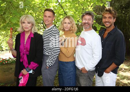 Amanda Lear, Alexandre Wetter, Ruben Alves, Thibault de Montalembert et Pascale Arbillot vus au Miss Photocall dans le cadre du 13ème Festival du film d'Angoulême à Angoulême, France, le 30 août 2020. Photo de Jerome Domine/ABACAPRESS.COM Banque D'Images