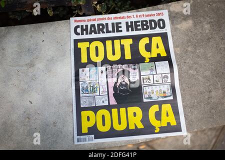 Illustration du dernier numéro du journal satirique Charlie Hebdo le 2 septembre 2020 à Paris, France. Le journal satirique français Charlie Hebdo republie les caricatures controversées du prophète Mahomet pour marquer le début d'un procès de complices présumés d'hommes armés terroristes qui ont attaqué ses bureaux en janvier 2015. L’attaque des bureaux de la publication par les frères Saïd et Chérif Kouachi a fait 12 morts, dont plusieurs des caricatures les plus célèbres de France. Photo de Raphael Lafargue/ABACAPRESS.COM Banque D'Images