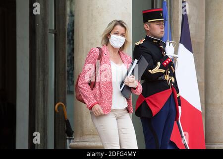 La ministre française de la transition écologique Barbara Pompili quitte le palais de l'Elysée après la réunion hebdomadaire du cabinet, le 3 septembre 2020 à Paris. Photo de Raphael Lafargue/ABACAPRESS.COM Banque D'Images