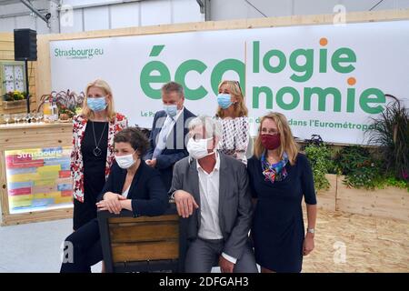 La 88e Foire européenne de Strasbourg a ouvert ses portes le vendredi 4 septembre 2020 en présence de Jeane Barseghian (Maire de Strasbourg), Pia IMB (Président de l'Eurométropole de Strasbourg), Claude Gruffat (membre du Parlement européen et ancien Président de Biocoop France). La foire de cette année est particulièrement axée sur le court-circuit et les produits locaux. La foire est un hommage important aux héros de la vie quotidienne, présents dans une allée de la foire, pour expliquer leurs emplois et leurs engagements : pompiers, infirmières, police nationale. Sur un site planté d'arbres, à quelques pas de l'Europ Banque D'Images