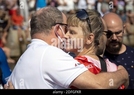 La princesse Charlene de Monaco et le prince Albert II de Monaco avant le départ du défi Vélo-eau Crossing Calvi Monaco le 12 septembre 2020 à Calvi, France. Photo d'Arnold Jerocki/Pool/ABACAPRESS.COM Banque D'Images