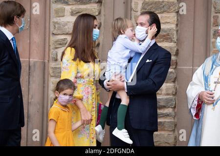 Le Prince Louis de Luxembourg ( parrain du Prince Charles de Luxembourg, le Prince Felix de Luxembourg avec sa femme la princesse Claire de Luxembourg et leurs enfants Amalia et Liam assistent à la baptême royal du Prince Charles de Luxembourg à l'abbaye Saint Maurice de Clervaux, le 19 septembre 2020 à Clervaux, Luxembourg. Photo de David Niviere/ABACAPRESS.COM Banque D'Images