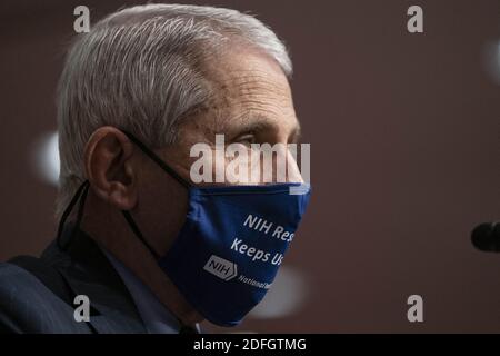 Anthony Fauci, MD, directeur, Institut national des allergies et des maladies infectieuses, Instituts nationaux de la santé; Témoigne lors d'une audience du Comité sénatorial américain de la santé, de l'éducation, du travail et des pensions pour examiner la COVID-19, en mettant l'accent sur une mise à jour de la réponse fédérale au Capitole des États-Unis le 23 septembre 2020 à Washington, DC, États-Unis. Photo par Alex Edelman/Pool/ABACAPRESS.COM Banque D'Images