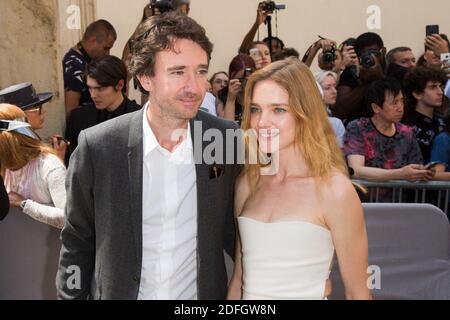 Photo du dossier - Natalia Vodianova et Antoine Arnault arrivent au spectacle Dior lors de Paris haute Couture automne hiver 2018/2019 à Paris, France le 02 juillet 2018. Antoine Arnault et le modèle russe Natalia Vodianova ont noué le nœud lors d'une cérémonie civile à Paris, après que leurs plans de mariage initiaux ont été reportés par la pandémie du coronavirus. Vodianova a annoncé l'actualité sur Instagram lundi, en publiant une photo du couple sortant de la mairie du 16ème arrondissement de Paris. Photo de Nasser Berzane/ABACAPRESS.COM Banque D'Images