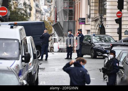 Une attaque poignante près des anciens locaux de Charlie Hebdo, plusieurs personnes ont été attaquées avec une machette près des anciens locaux du journal satirique, le théâtre d'une attaque en janvier 2015, dans le 11ème arrondissement de Paris. France le 25 septembre 2020. Photo de Lionel Urman/ABACAPRESS.COM Banque D'Images