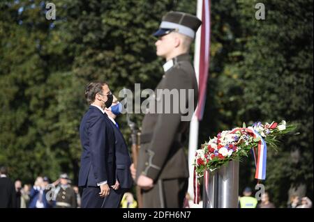 Le président français Emmanuel Macron lors d'une cérémonie au monument de la liberté à Riga, en Lettonie, le 30 septembre 2020. Photo par Eliot Blondt/ABACAPRESS.COM Banque D'Images