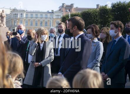 Président de la France Emmanuel Macron et Brigitte Macron après une cérémonie à Riga, en Lettonie, le 30 septembre 2020. Photo par Eliot Blondt/ABACAPRESS.COM Banque D'Images