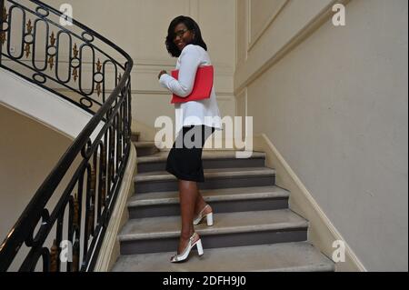 Ministre junior en charge de l'égalité des sexes, de la diversité et de l'égalité des chances Elisabeth Moreno pose dans son bureau à Paris, en France, le 25 septembre 2020. Photo par Elodie Gregoire/ABACAPRESS.COM Banque D'Images